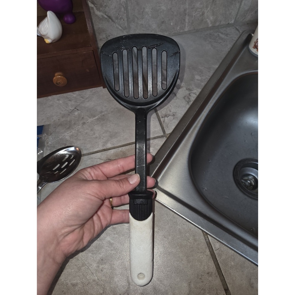 Ekco Slotted Turner Vintage Nylon Slotted Spatula‎ Black - Melt Marks Shown